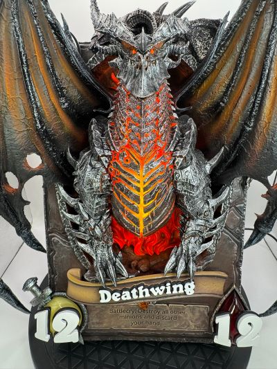 炉石传说 死亡之翼卡牌艺术雕像