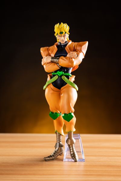 JOJO的奇妙冒险 星辰斗士 Mometria 迪奥（待检资料）