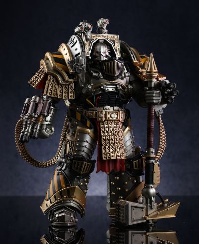 战锤系列“荷鲁斯之乱” 钢铁勇士 佩图拉博，第四军团基因原体