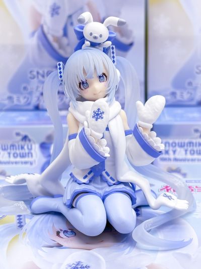 压泡面 初音未来 雪未来 天空小镇（Sky Town）