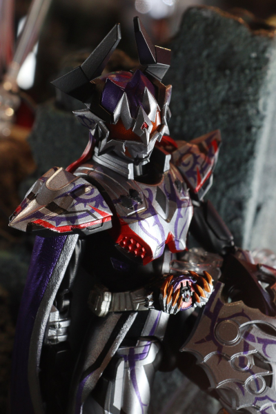 S.H.Figuarts 假面骑士霸牛 爆裂狂怒