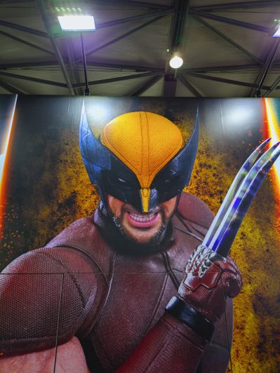 MMS831 《死侍与金刚狼》金刚狼(经典棕色战衣)