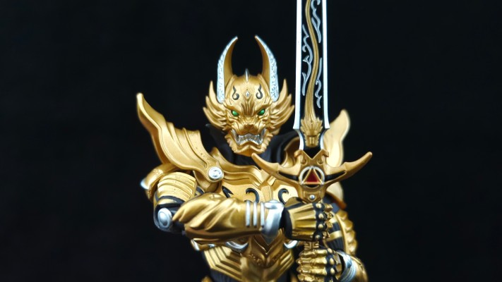 S.H.Figuarts  牙狼 照耀黑暗之人 黄金骑士 牙狼 （流牙金色版）