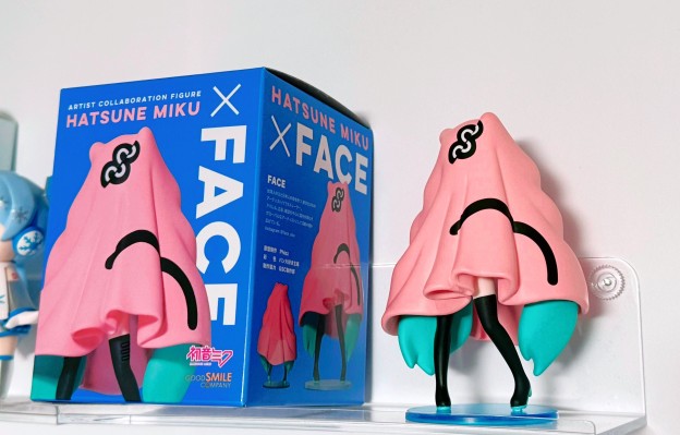 艺术家联名模型 初音未来✕FACE