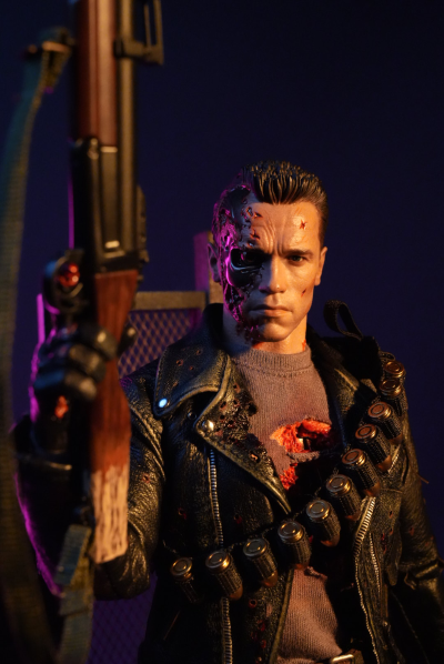 《终结者2：审判日》 T-800(战损版)(2.0) 1:6比例珍藏人偶