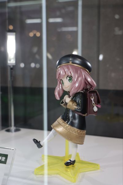 间谍过家家 ESPRESTO-校园装扮-阿尼亚·福杰 异色版（待检资料）