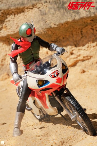 S.H.Figuarts（真骨雕制法） 假面骑士新1号 荣耀昭和骑士版（首发专属底座配套款）