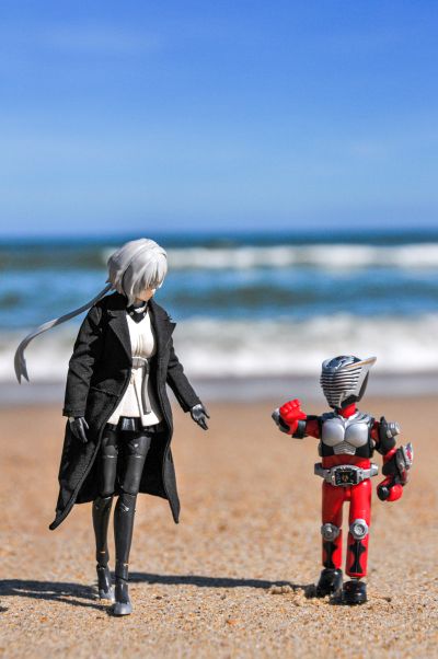 S.H.Figuarts 奇异贤伴 黑色天使 诺娃