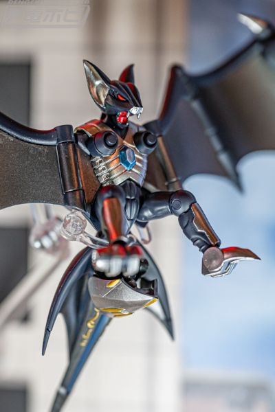 S.H.Figuarts 黑暗之翼