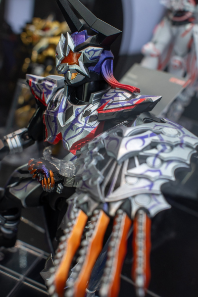 S.H.Figuarts 假面骑士霸牛 爆裂狂怒