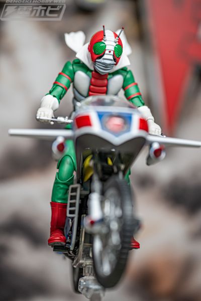 S.H.Figuarts（真骨雕制法） 假面骑士胜利三号 荣耀昭和骑士版