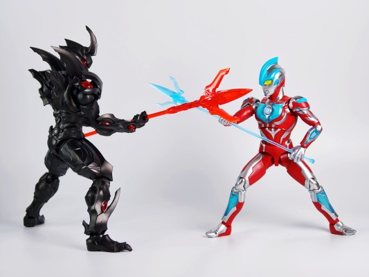 奥特怪兽热爱版 黑暗路基艾尔