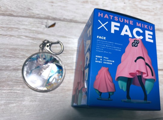 艺术家联名模型 初音未来✕FACE