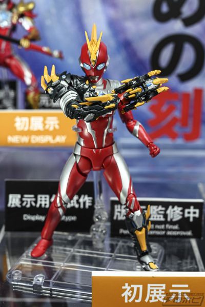 S.H.Figuarts 奥美迦奥特曼 白虎装甲