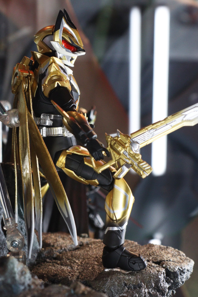 S.H.Figuarts 假面骑士神裁极狐