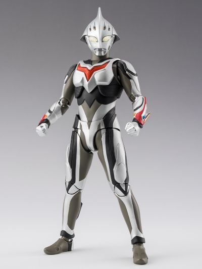 S.H.Figuarts 奈克赛斯奥特曼 幼年形态