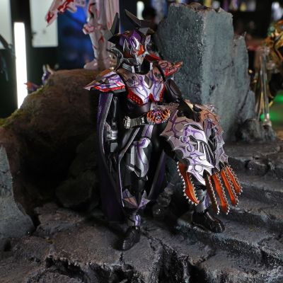 S.H.Figuarts 假面骑士霸牛 爆裂狂怒