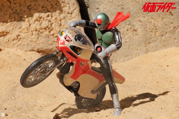 S.H.Figuarts（真骨雕制法） 假面骑士新1号 荣耀昭和骑士版（首发专属底座配套款）