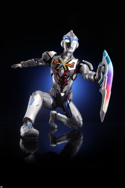 传奇版奥特名鉴 艾克斯奥特曼超越型 贝塔闪光装甲