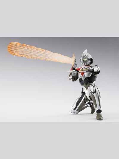 S.H.Figuarts 奈克赛斯奥特曼 幼年形态