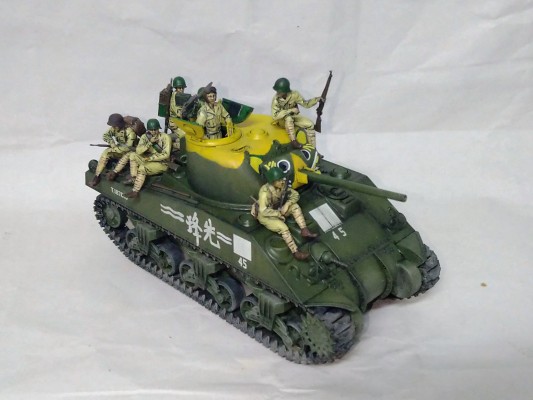 35190 1/35 美国 M4 谢尔曼 中型坦克 初期型