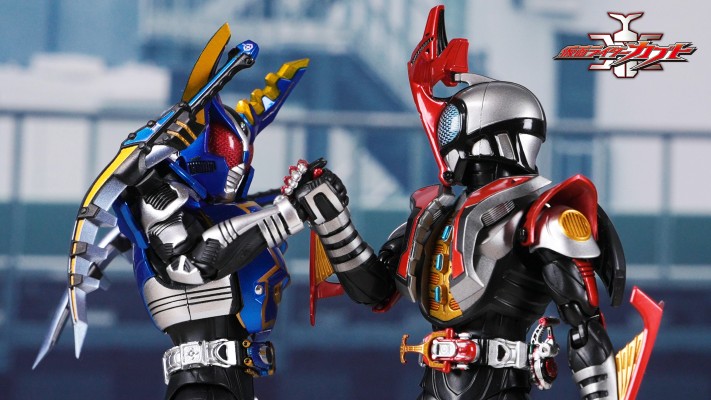 S.H.Figuarts（真骨雕制法）假面骑士钢斗王 超越形态