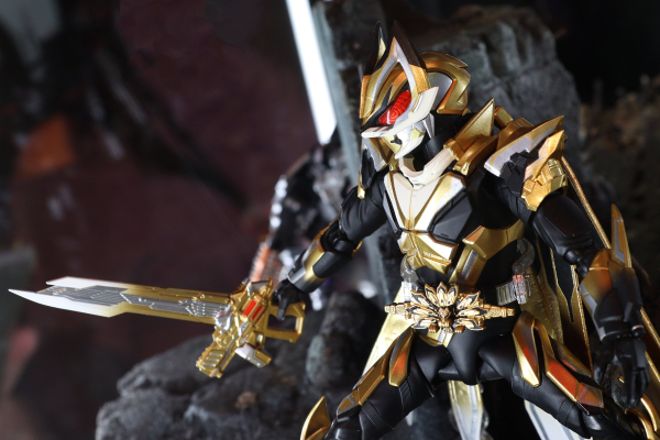 S.H.Figuarts 假面骑士神裁极狐