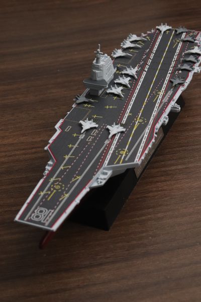 编号:8601 1/2000 中国海军 003型航空母舰 福建舰 涂装完成品