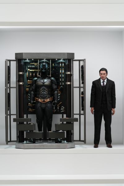MMS750 蝙蝠侠：黑暗骑士 蝙蝠侠装甲库连布鲁斯·韦恩2.0