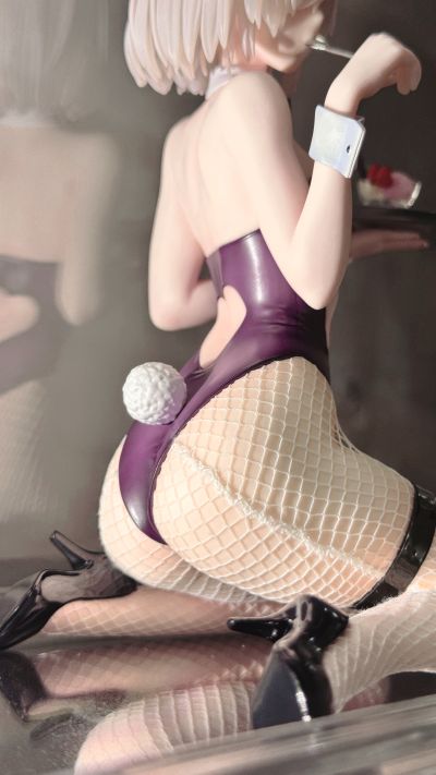 B-style 色彩艳丽兔女郎