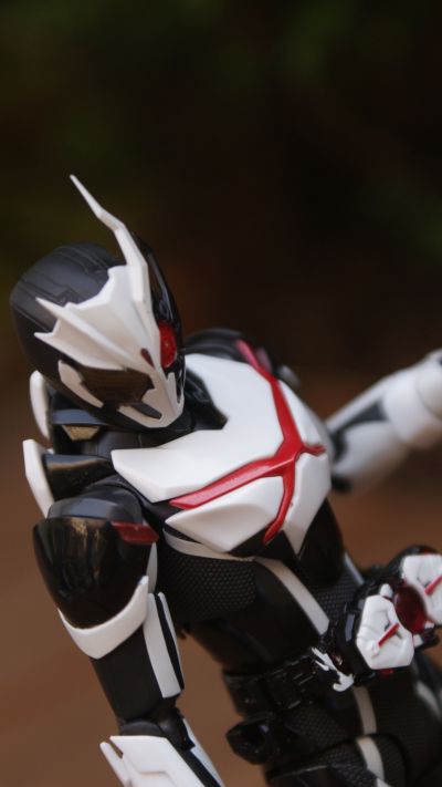 S.H.Figuarts（真骨雕制法）假面骑士龙玄 葡萄武装