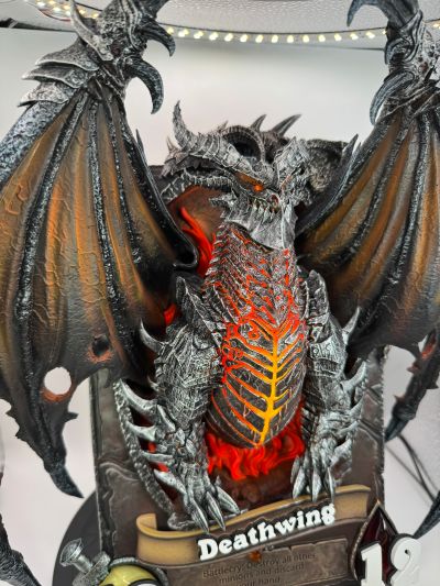 炉石传说 死亡之翼卡牌艺术雕像