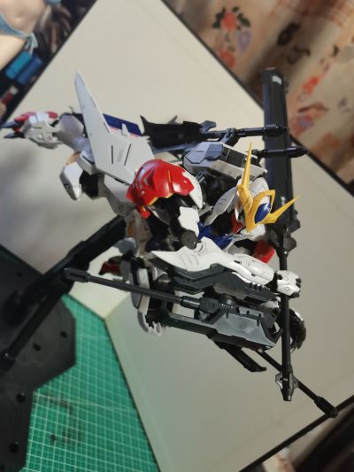 MG 1/100 巴巴托斯高达天狼座