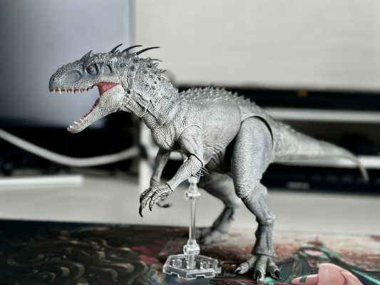 172299 “零集易动”系列- 狂战女皇 2.0 暴虐龙 超可动恐龙手办 狂战女皇（原色）