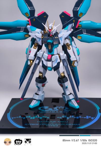 METAL ROBOT魂＜机动战士系列＞强袭自由高达二式 ［初音未来版］