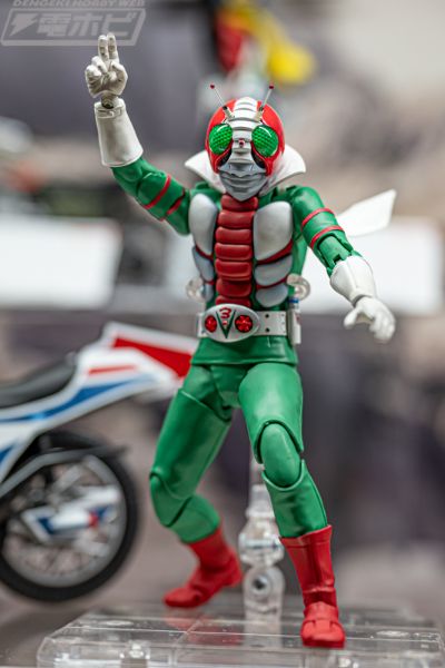 S.H.Figuarts（真骨雕制法） 假面骑士胜利三号 荣耀昭和骑士版