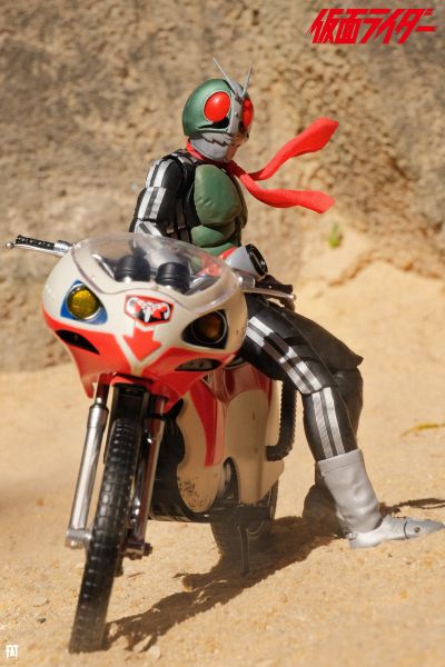 S.H.Figuarts（真骨雕制法） 假面骑士新1号 荣耀昭和骑士版（首发专属底座配套款）