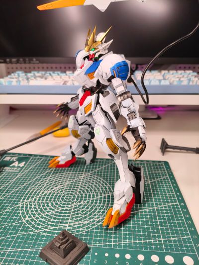1/100 FULL MECHANICS  巴巴托斯高达天狼座帝王形态