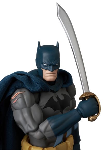 MAFEX No.295 蝙蝠侠 战损版 Ver.