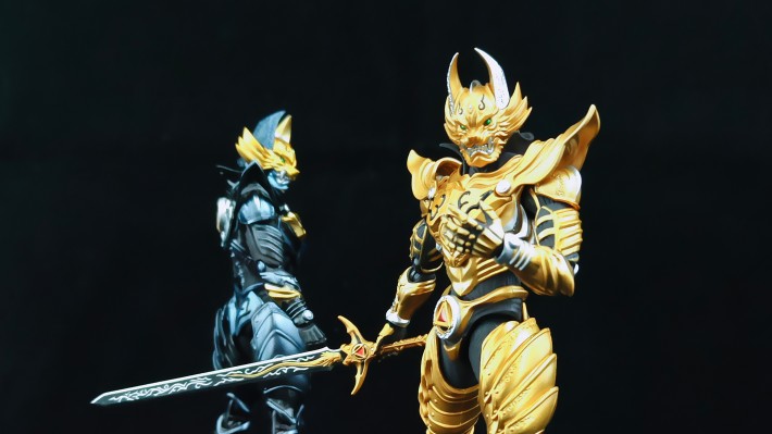 S.H.Figuarts  牙狼 照耀黑暗之人 黄金骑士 牙狼 （流牙金色版）