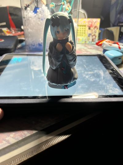 世界计划：毁灭的世界与无法歌唱的初音未来 Luminasta “闭窗世界的初音未来”