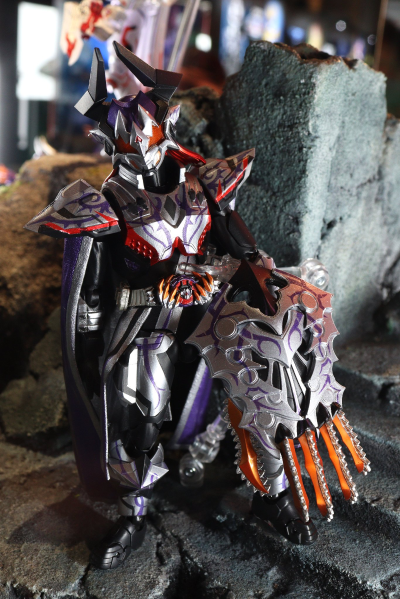 S.H.Figuarts 假面骑士霸牛 爆裂狂怒