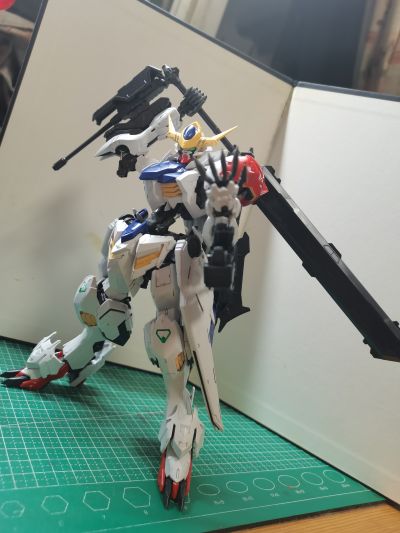 MG 1/100 巴巴托斯高达天狼座