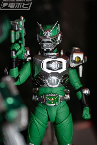 S.H.Figuarts (真骨雕制法) 假面骑士兵牛