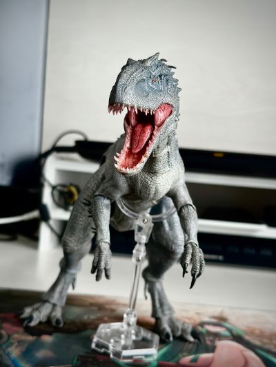 172299 “零集易动”系列- 狂战女皇 2.0 暴虐龙 超可动恐龙手办 狂战女皇（原色）