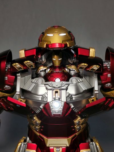 MK44 反浩克装甲（Hulkbuster）