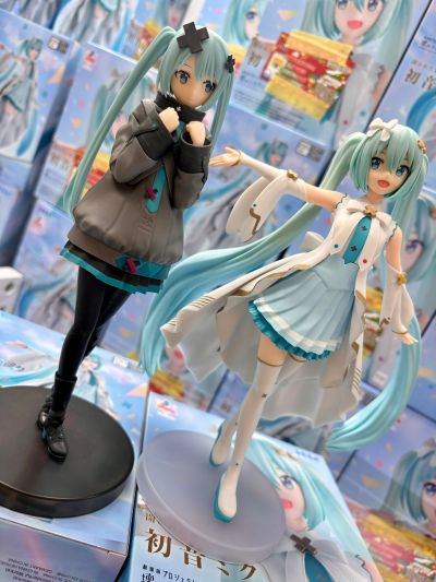 世界计划：毁灭的世界与无法歌唱的初音未来 Luminasta “开窗世界的初音未来”