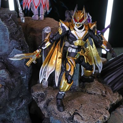 S.H.Figuarts 假面骑士神裁极狐