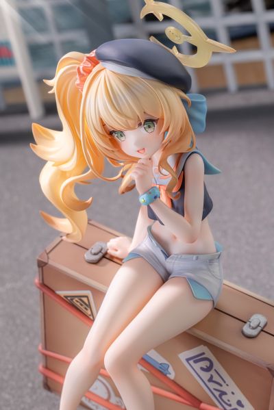 蔚蓝档案 笑脸教授 度假.ver