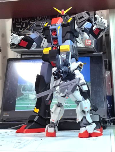 HGUC 1/144 机动战士Z高达 MRX-009 精神感应高达